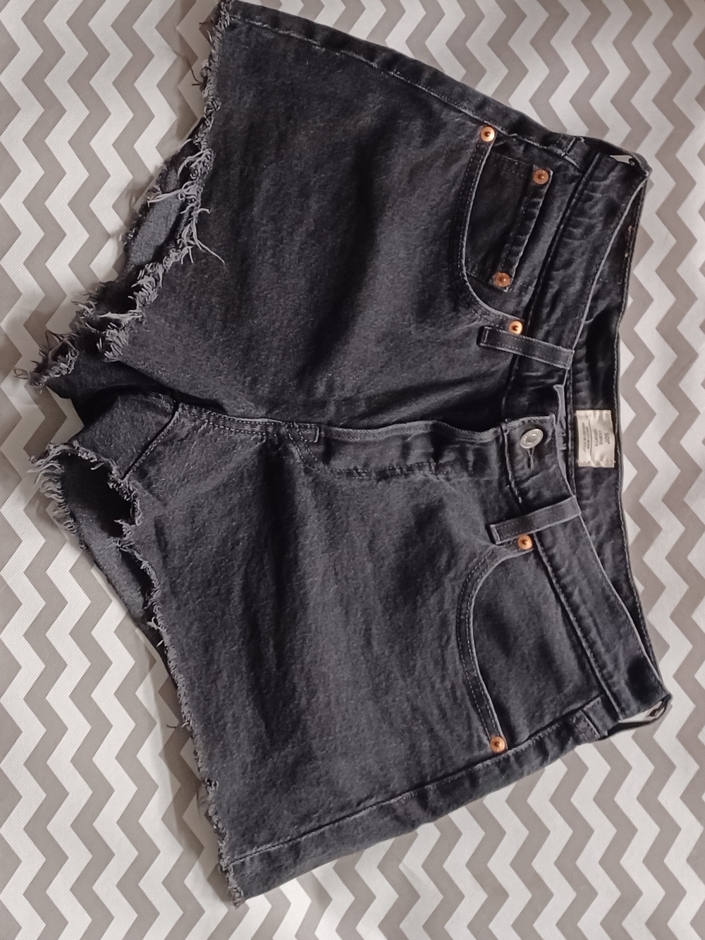 Black Frayed  Levis Hem Women’s Denim Shorts
